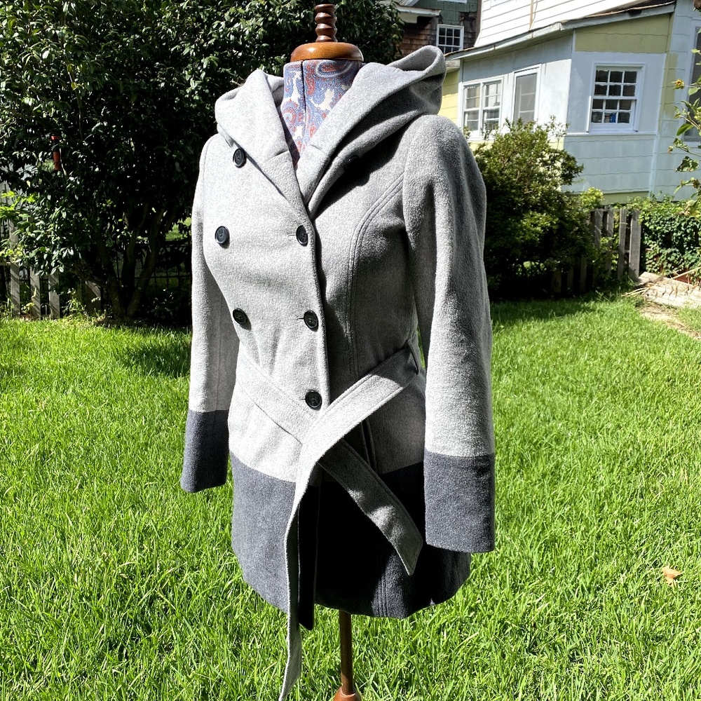 Adorable Wool Two-Tone Grey Banana Republic Peacoat w/ Hood, Pockets & Matching